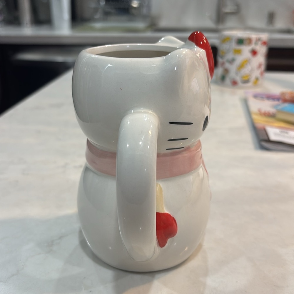 Snowman Hello Kitty Mug - Picture 3 of 6